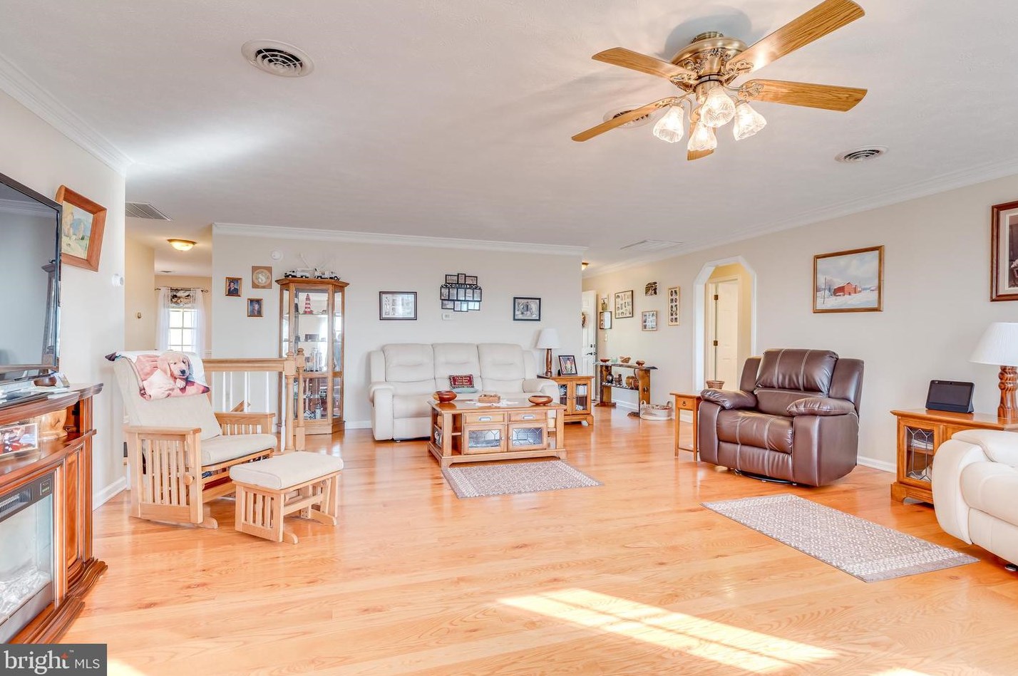 1942 Fairview Dr, Berkeley Springs WV  25411-3219 exterior