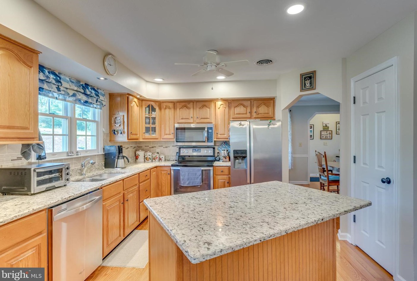 1942 Fairview Dr, Berkeley Springs WV  25411-3219 exterior