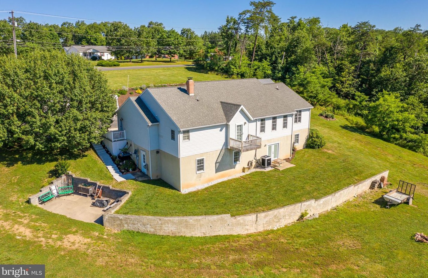 1942 Fairview Dr, Berkeley Springs WV  25411-3219 exterior