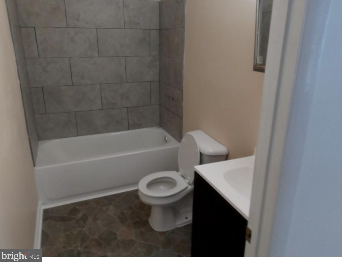 45 N Green St Apt 7, Berkeley Springs, WV 25411