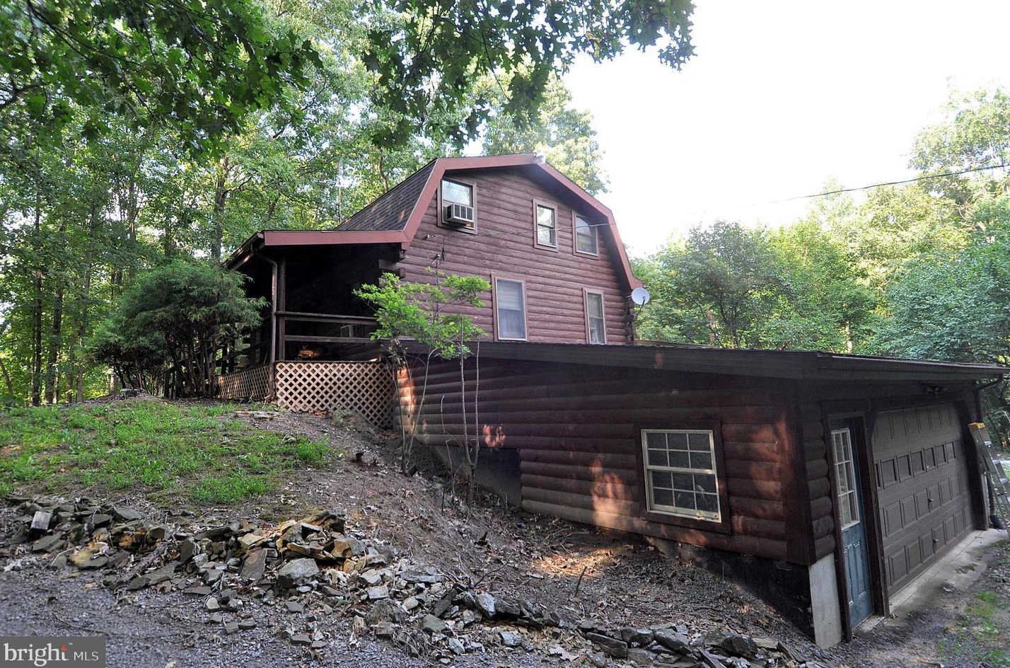 158 Heritage Ln, Berkeley Springs, WV 25411
