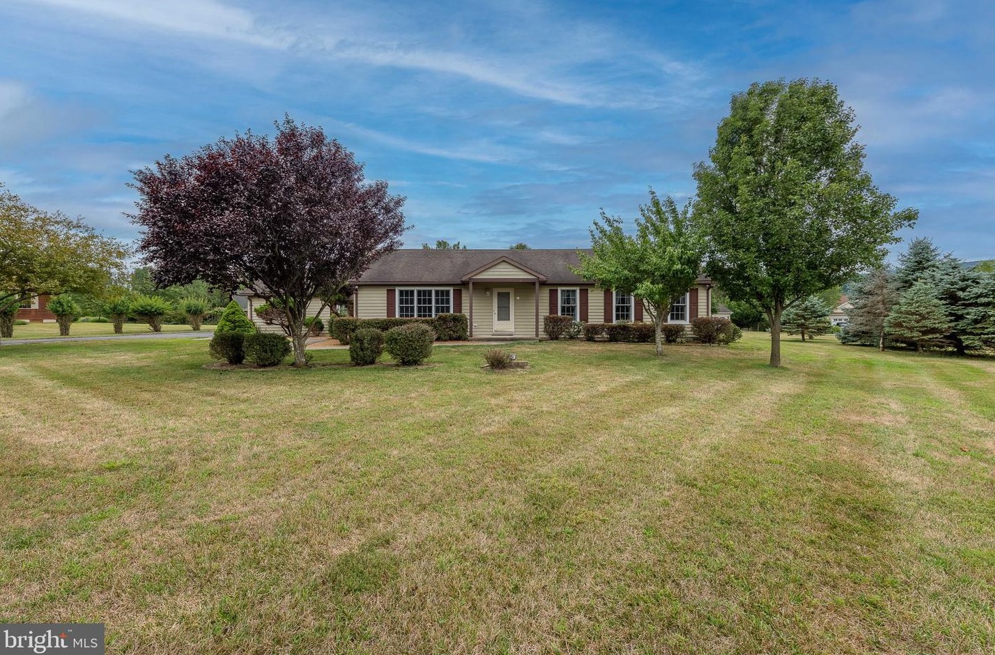 98 Dawson Farm Ln, Berkeley Springs, WV 25411