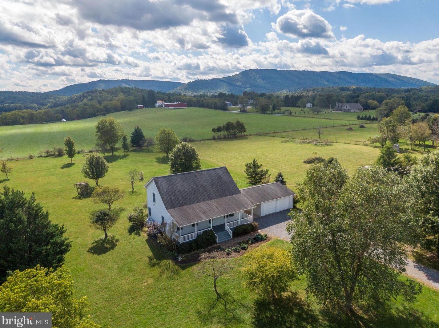 112 Foggy Bottom Ln, Berkeley Springs, WV 25411-5200