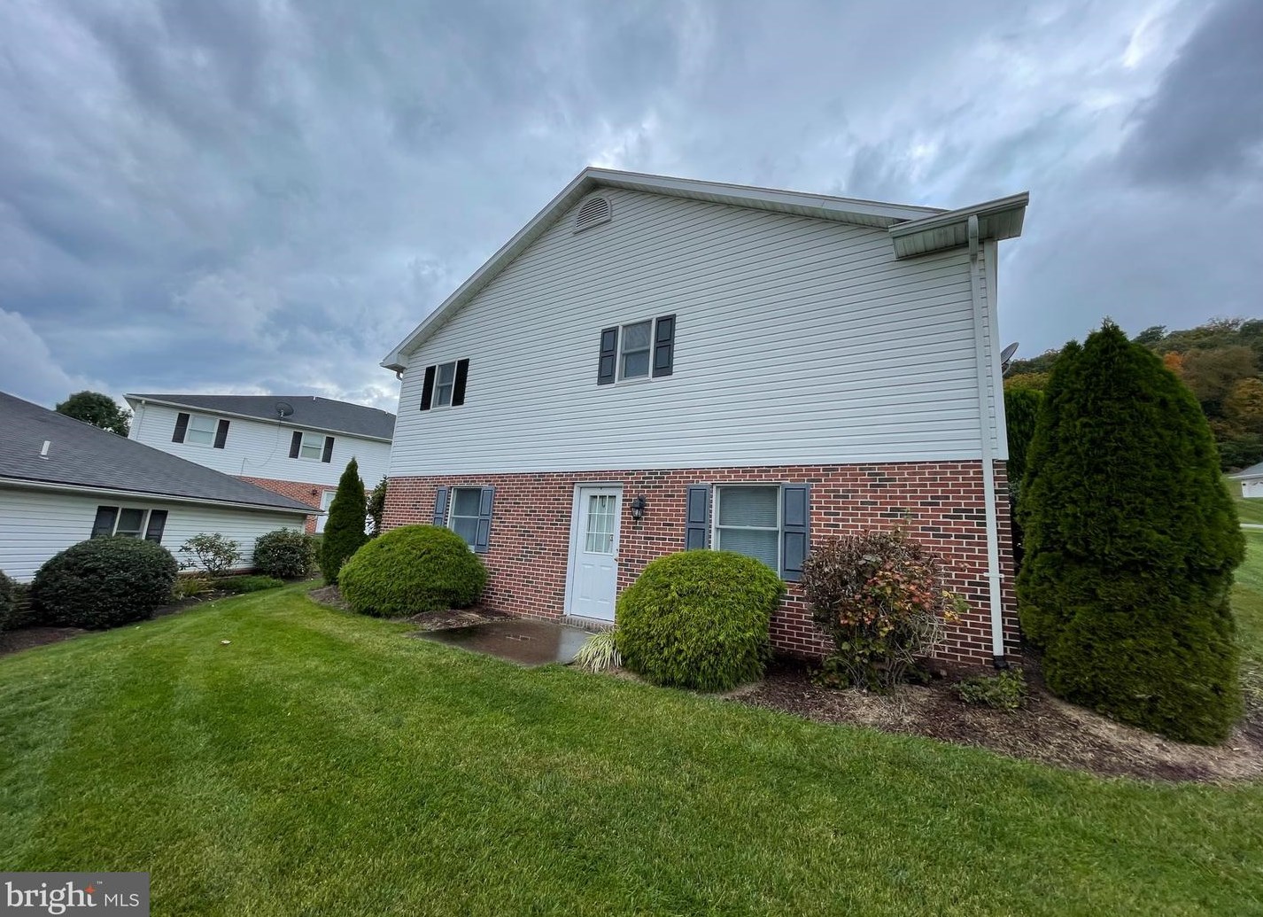 73 Garden Dr, Berkeley Springs, WV 25411