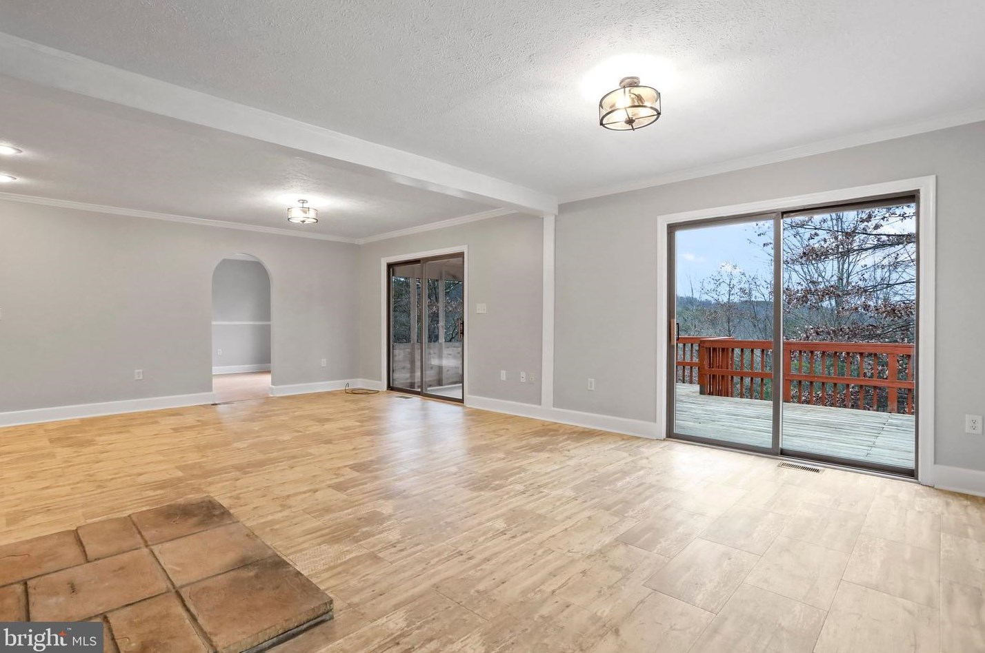 204 Quiet Pl Ln, Berkeley Springs, WV 25411