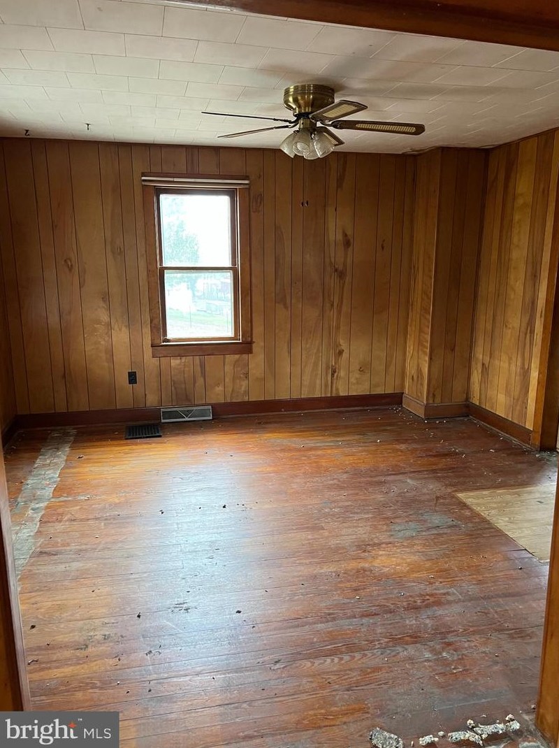 4641 Martinsburg Rd, Berkeley Springs WV  25411-5053 exterior