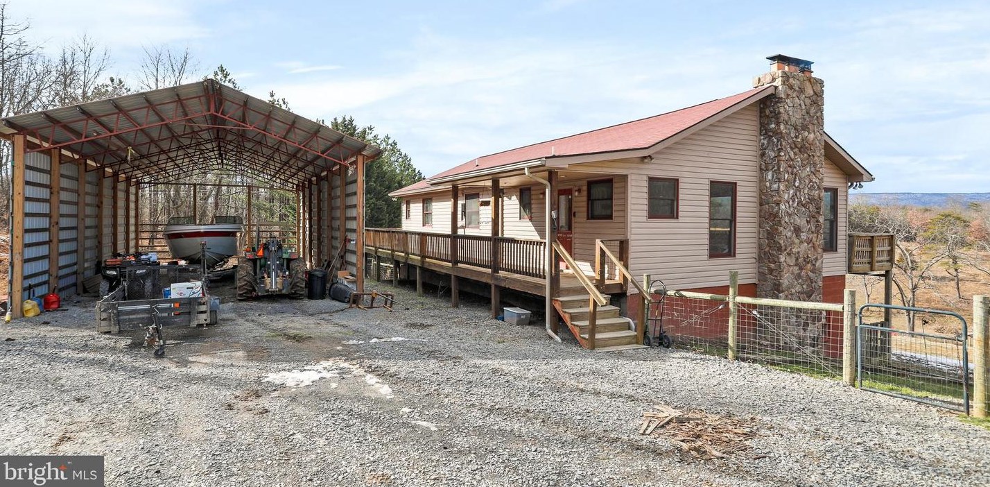 381 Kline Farm Ln, Berkeley Springs, WV 25411