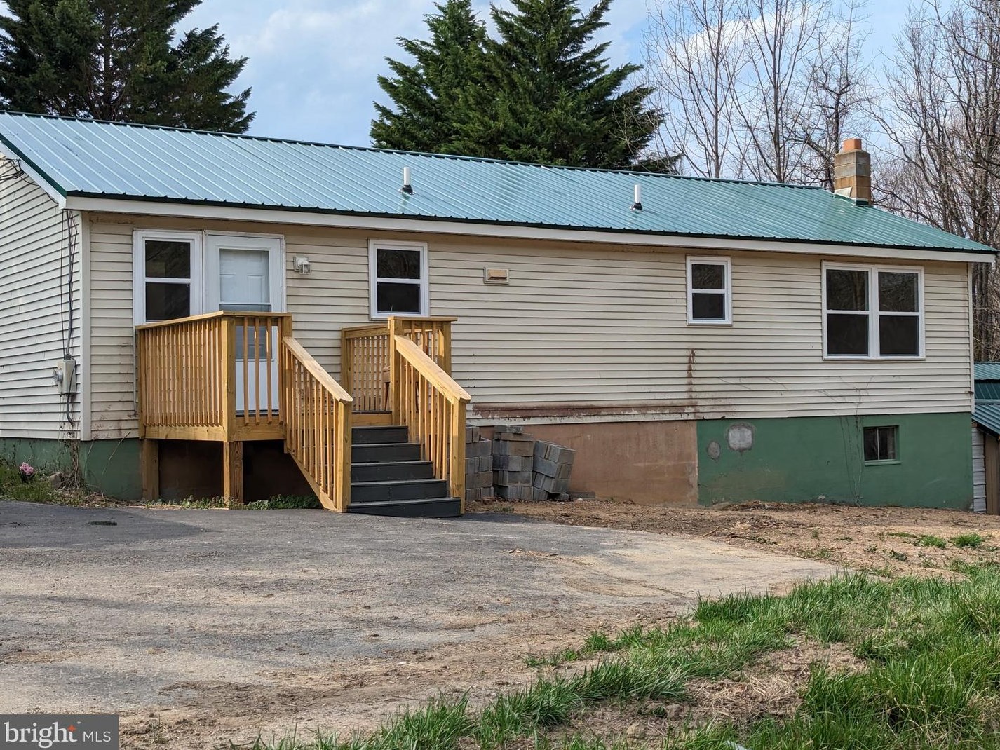 62 Apple Orchard Ct, Berkeley Springs, WV 25411