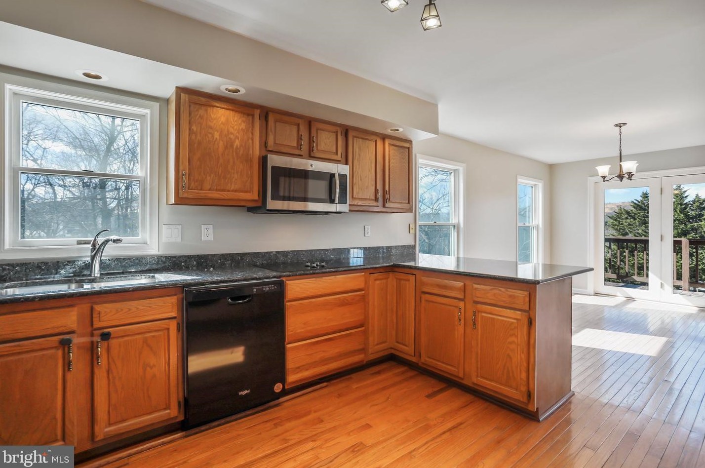 47 Finch Dr, Berkeley Springs, WV 25411
