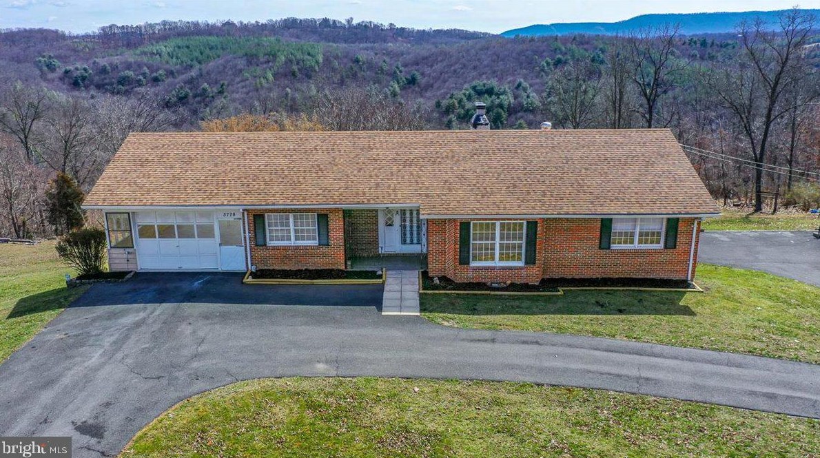 3778 Fairview Dr, Berkeley Springs, WV 25411