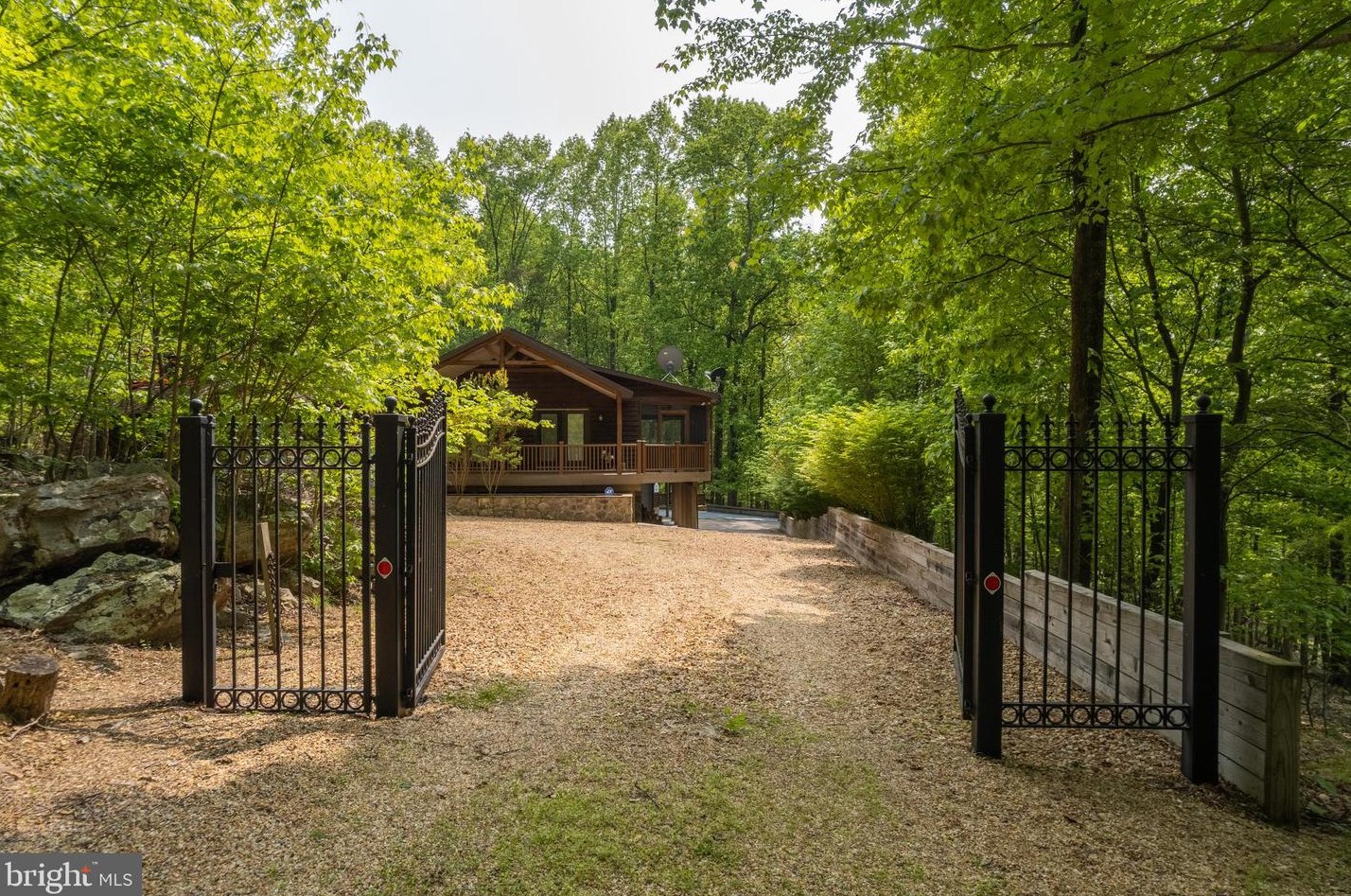 470 Seneca Ridge Rd, Great Cacapon, WV 25422