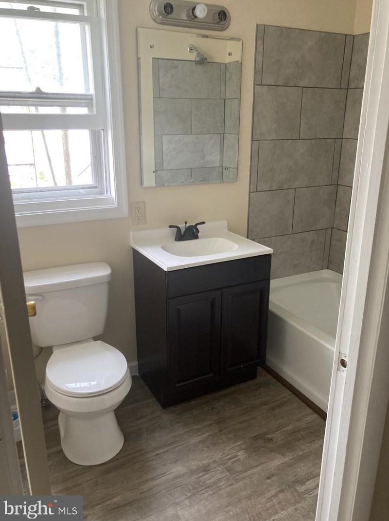 45 N Green St Apt 4, Berkeley Springs, WV 25411
