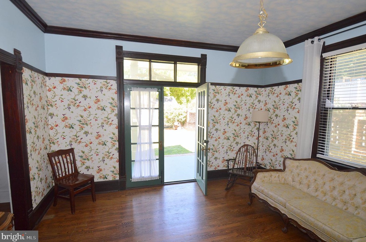 151 Fairfax St, Berkeley Springs WV  25411-3237 exterior