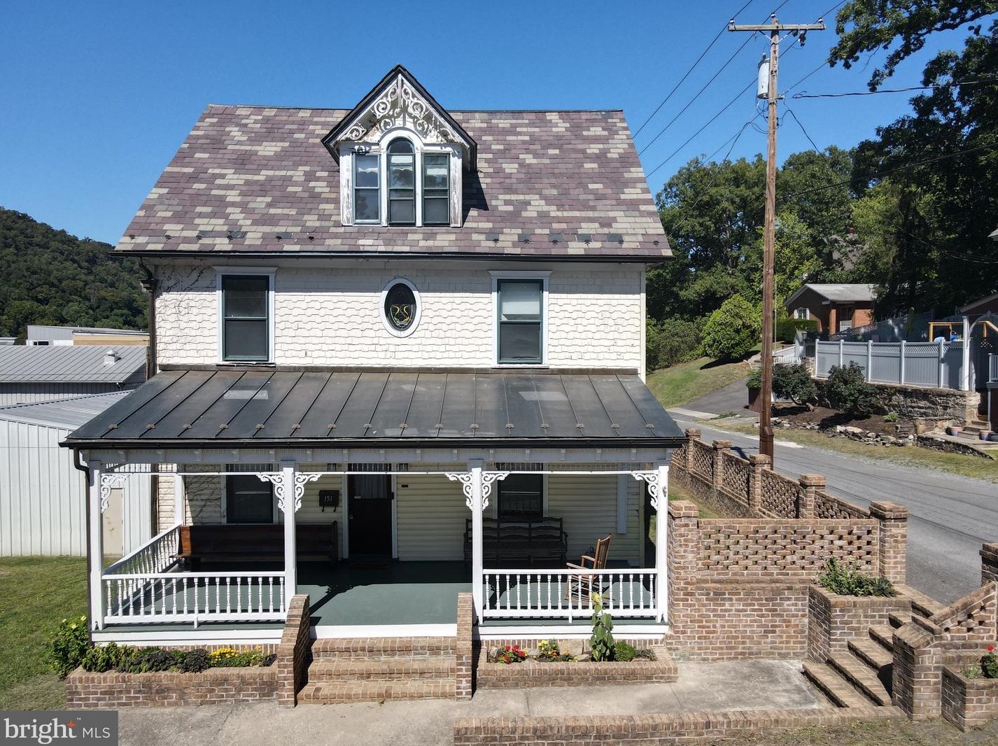 151 Fairfax St, Berkeley Springs WV  25411-3237 exterior