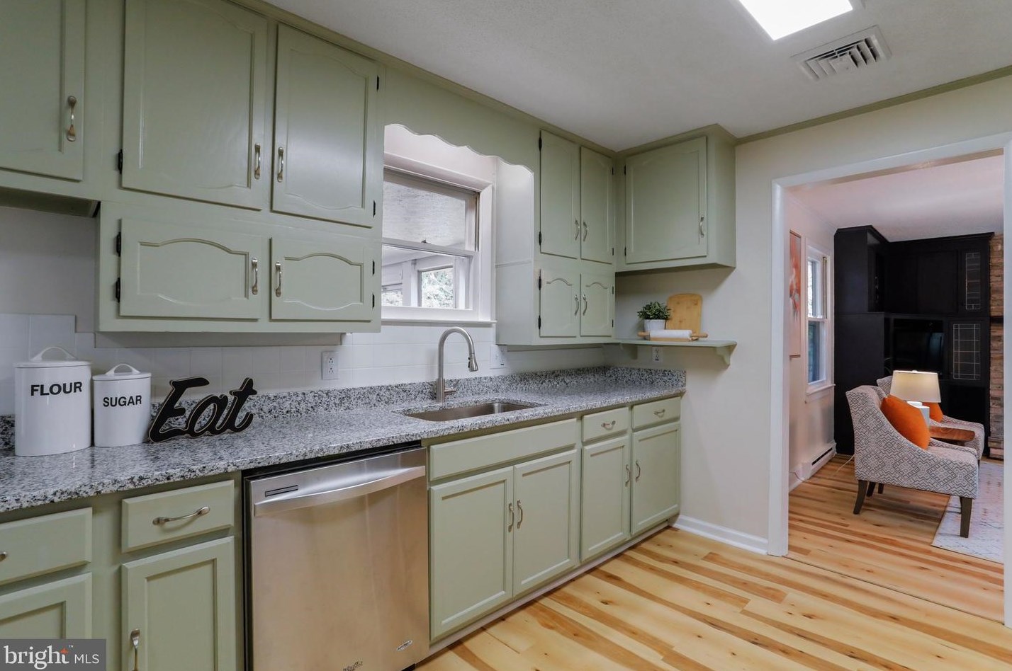 7539 Martinsburg Rd, Berkeley Springs, WV 25411