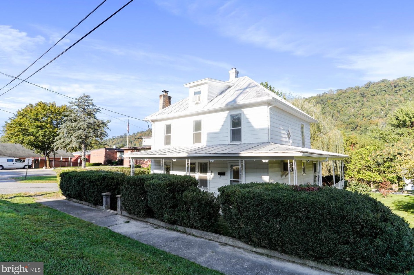 265 Harrison Ave, Berkeley Springs, WV 25411