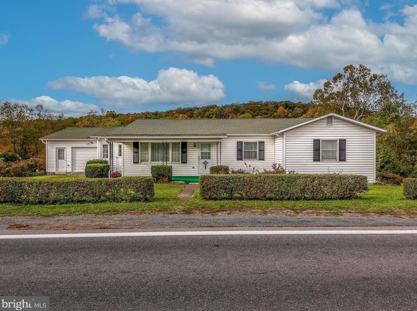 5240 Winchester Grade Rd, Berkeley Springs, WV 25411