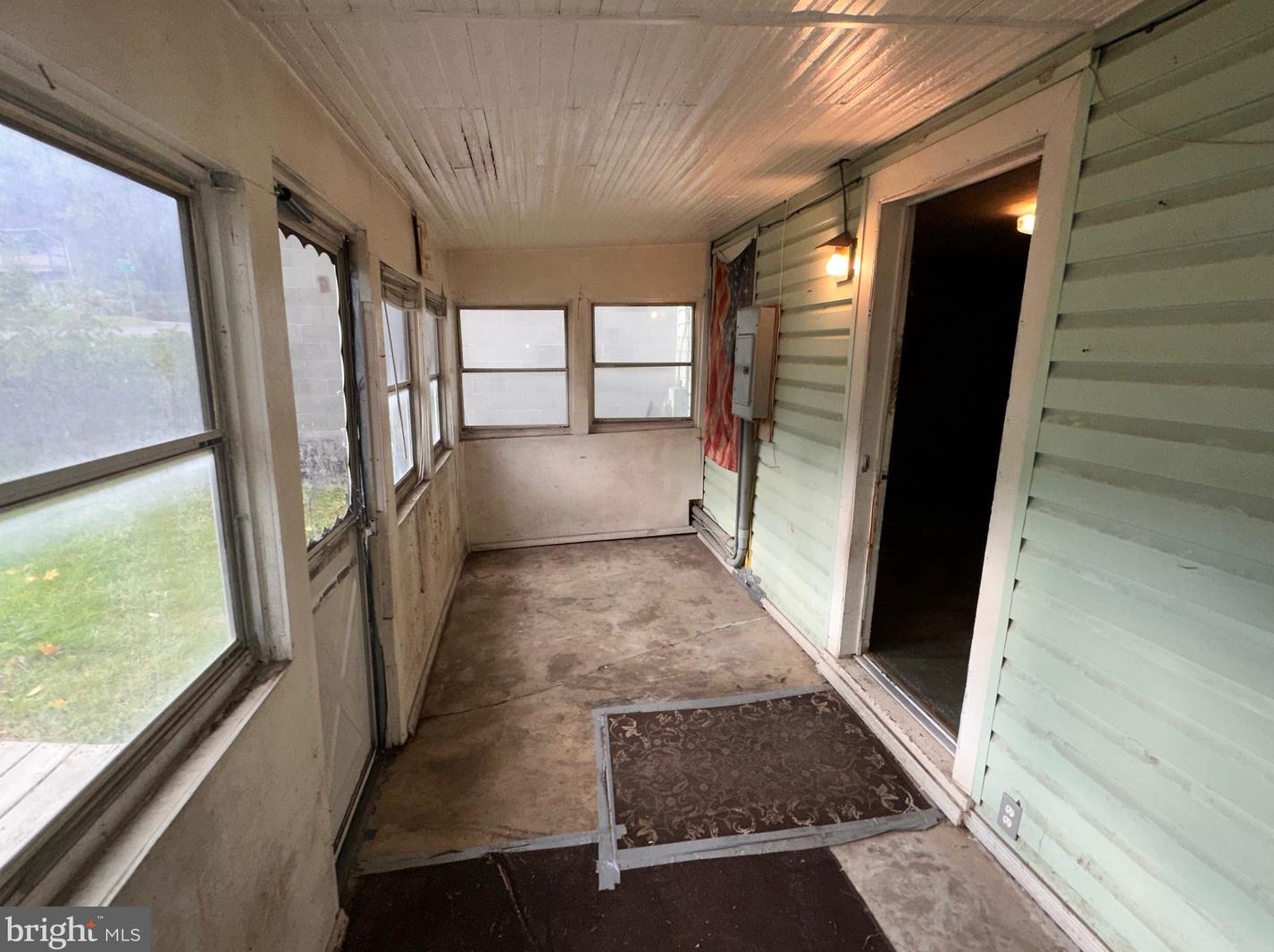 25 Harrison Ave, Berkeley Springs, WV 25411