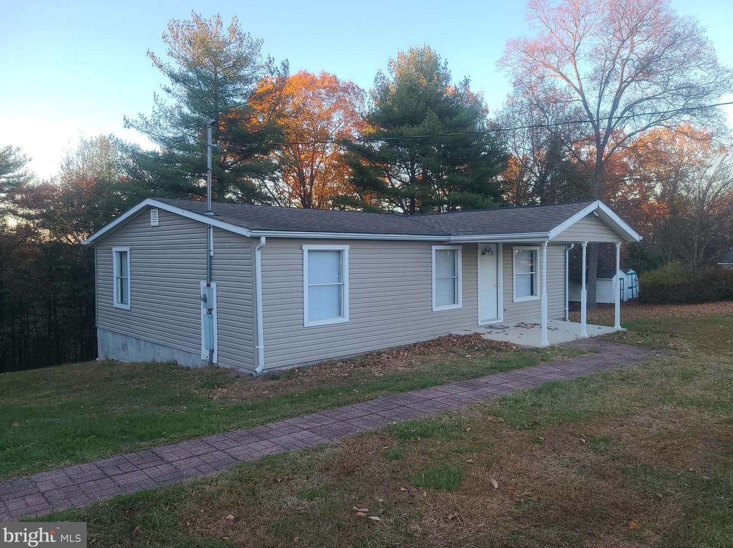831 Longview Dr, Berkeley Springs, WV 25411