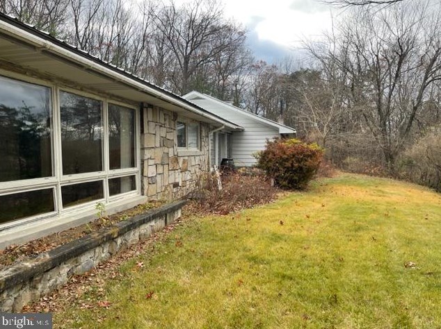 218 Vernon St, Berkeley Springs, WV 25411