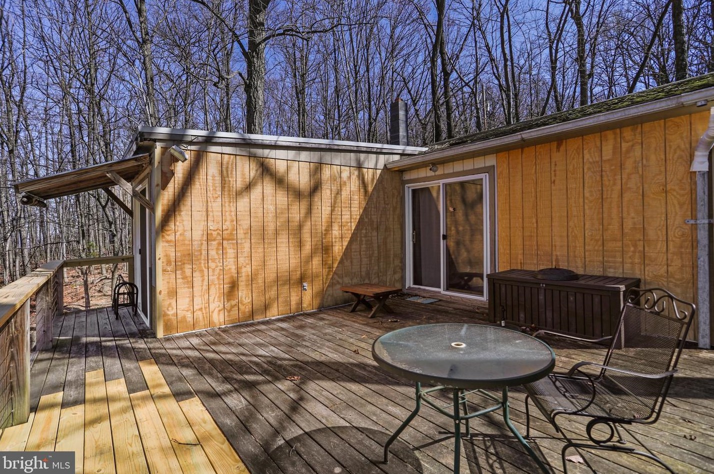 287 Bearwalk Ln, Hedgesville, WV 25427-3972