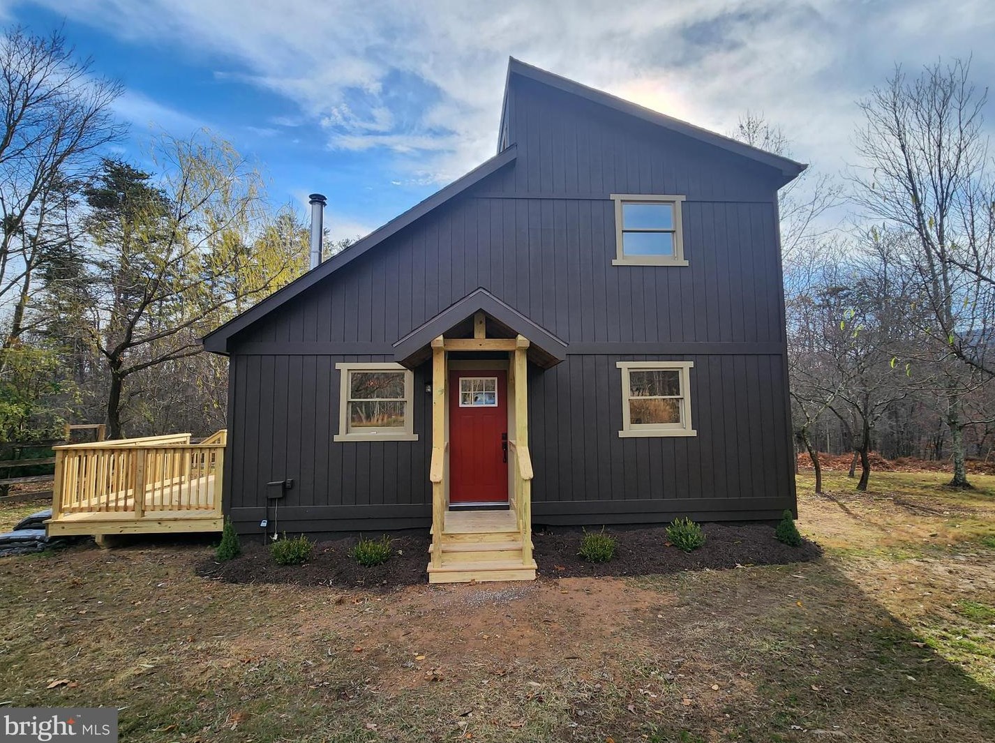 20 Candlewood Ln, Great Cacapon, WV 25422