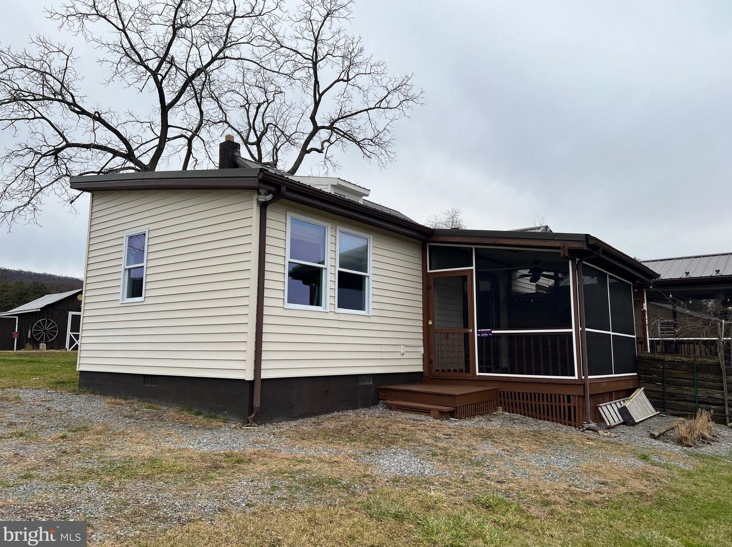 788 Mauzy Rd #b, Berkeley Springs, WV 25411