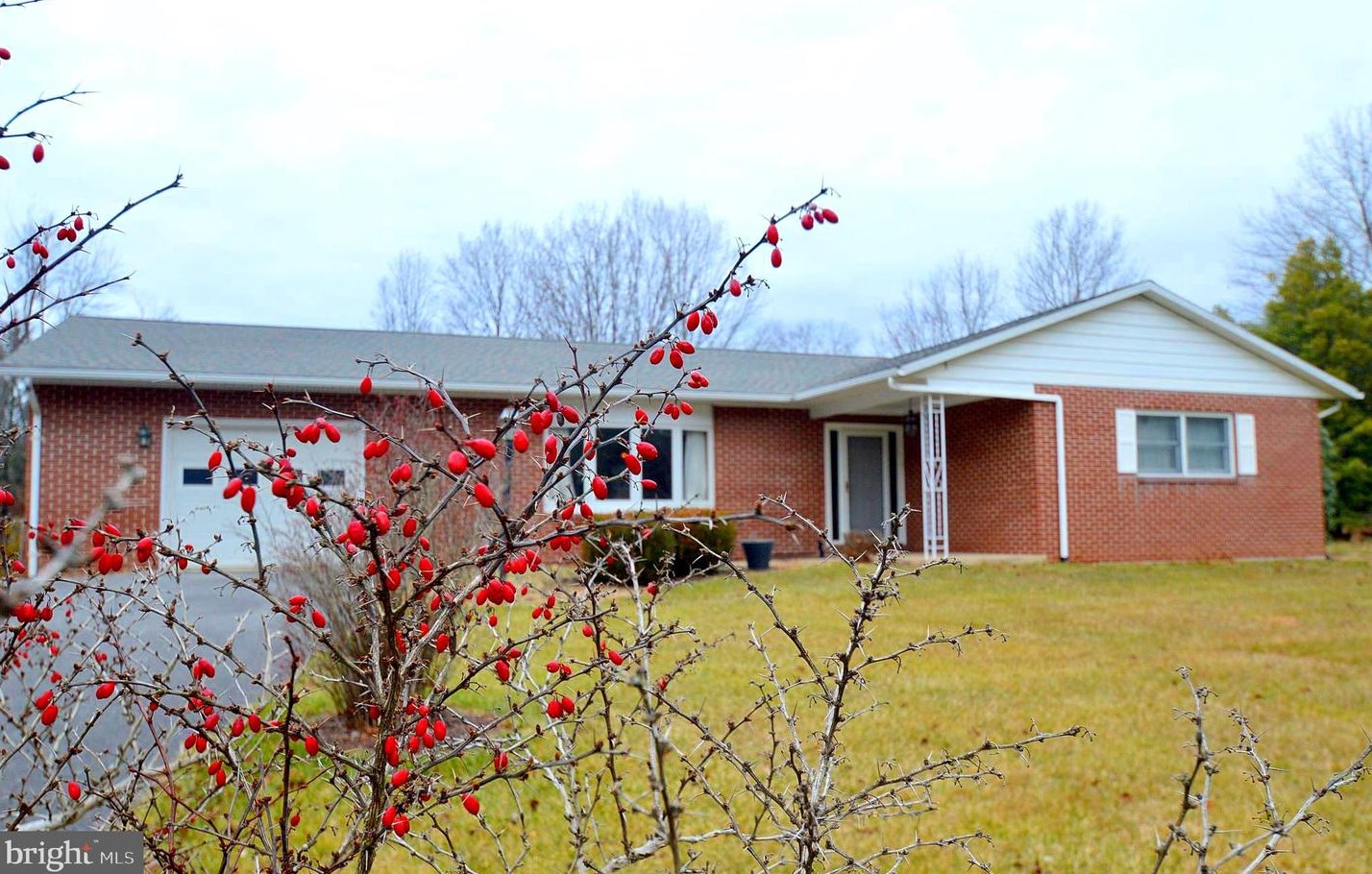 315 Shirley Dr, Berkeley Springs, WV 25411