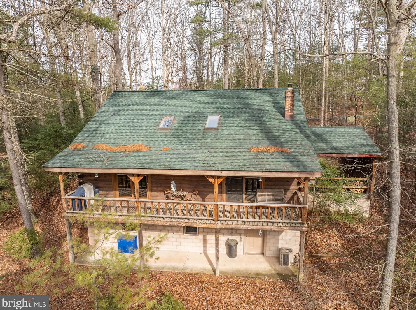 364 Mill Farm Trl, Berkeley Springs, WV 25411-6406