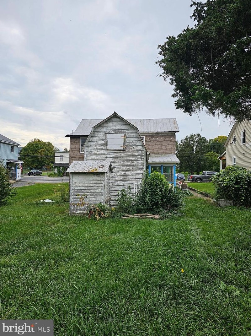 5224 Central Ave, Great Cacapon WV 25422-3463 exterior