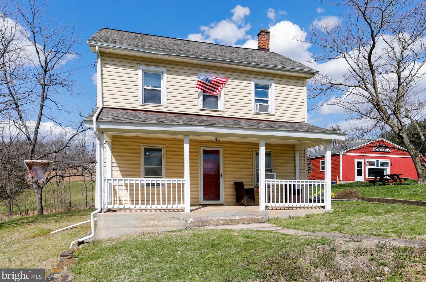 967 Winchester Grade Rd, Berkeley Springs, WV 25411