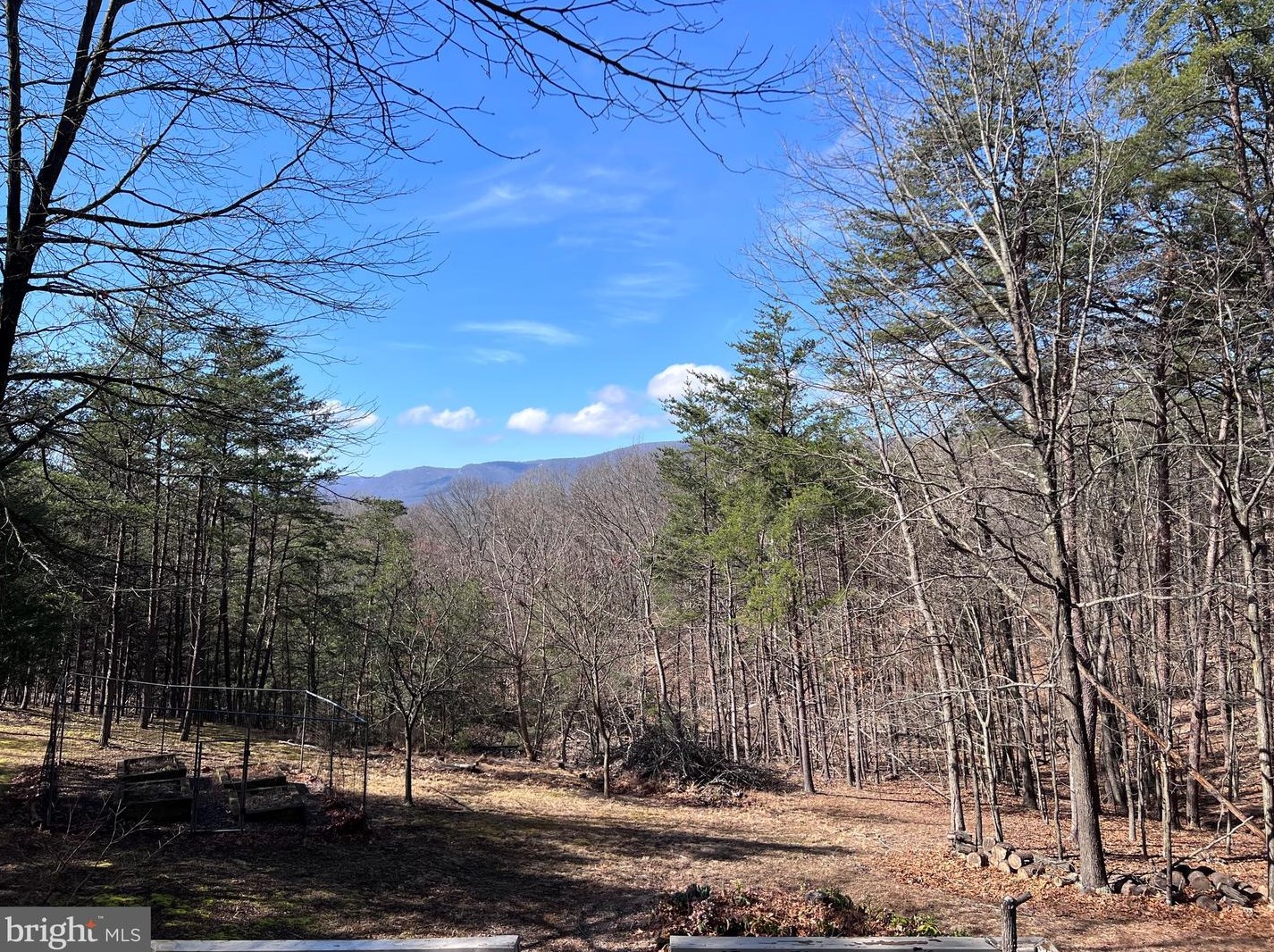 75 Ruffed Grouse Ln, Berkeley Springs, WV 25411