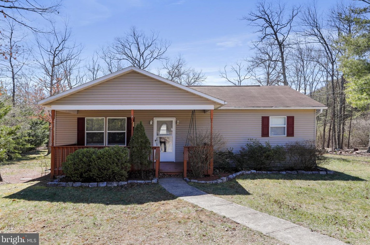 12538 Valley Rd, Berkeley Springs, WV 25411