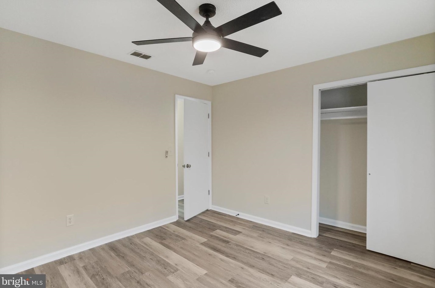 406 Feather Bed Ln, Hedgesville WV 25427-5292 exterior