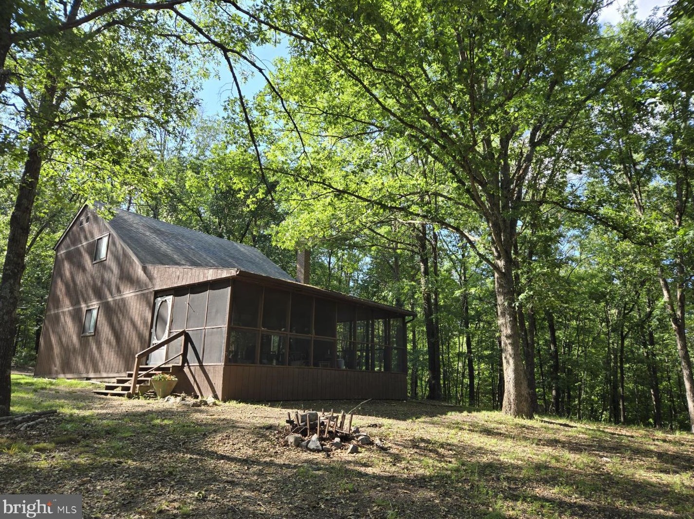 141 Idris Ln, Berkeley Springs, WV 25411