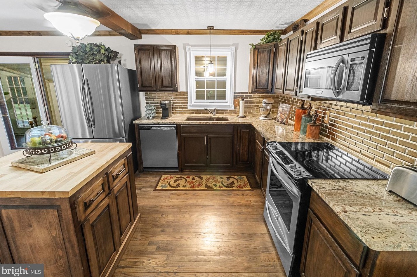 48 Calvin Unger Ln, Berkeley Springs WV 25411-5181 exterior