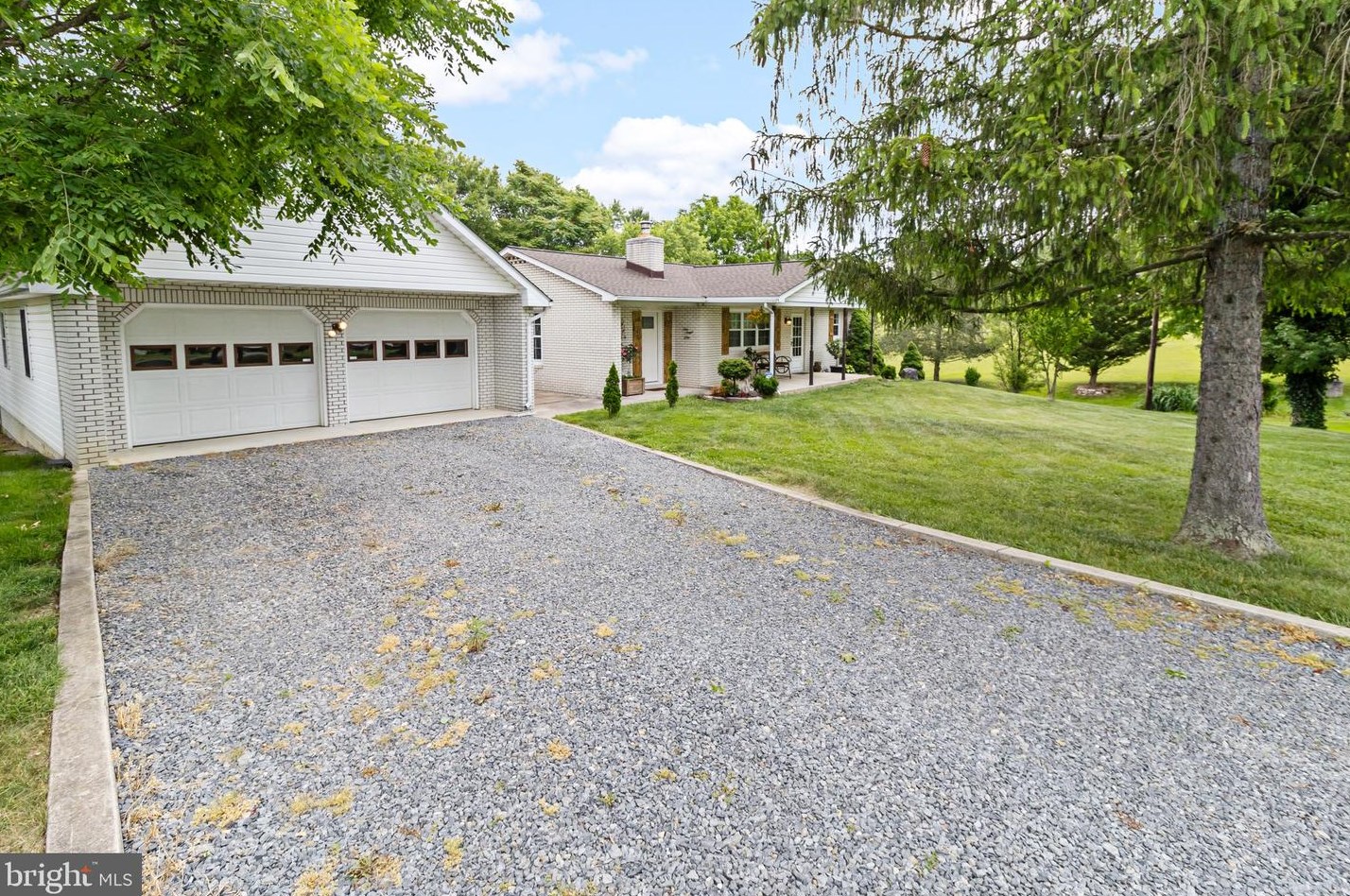 48 Calvin Unger Ln, Berkeley Springs WV 25411-5181 exterior