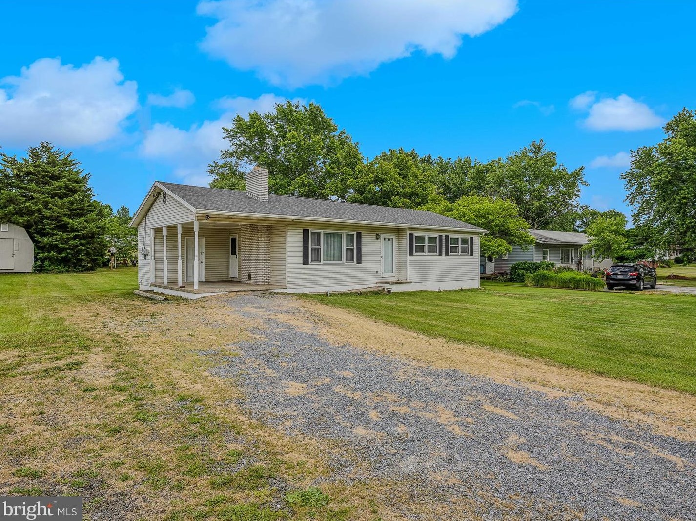6073 Valley Rd, Berkeley Springs, WV 25411