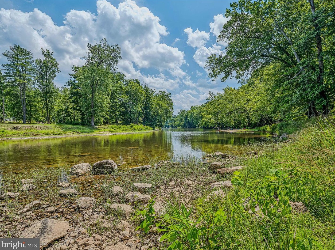 50 Bench Ln, Great Cacapon, WV 25422