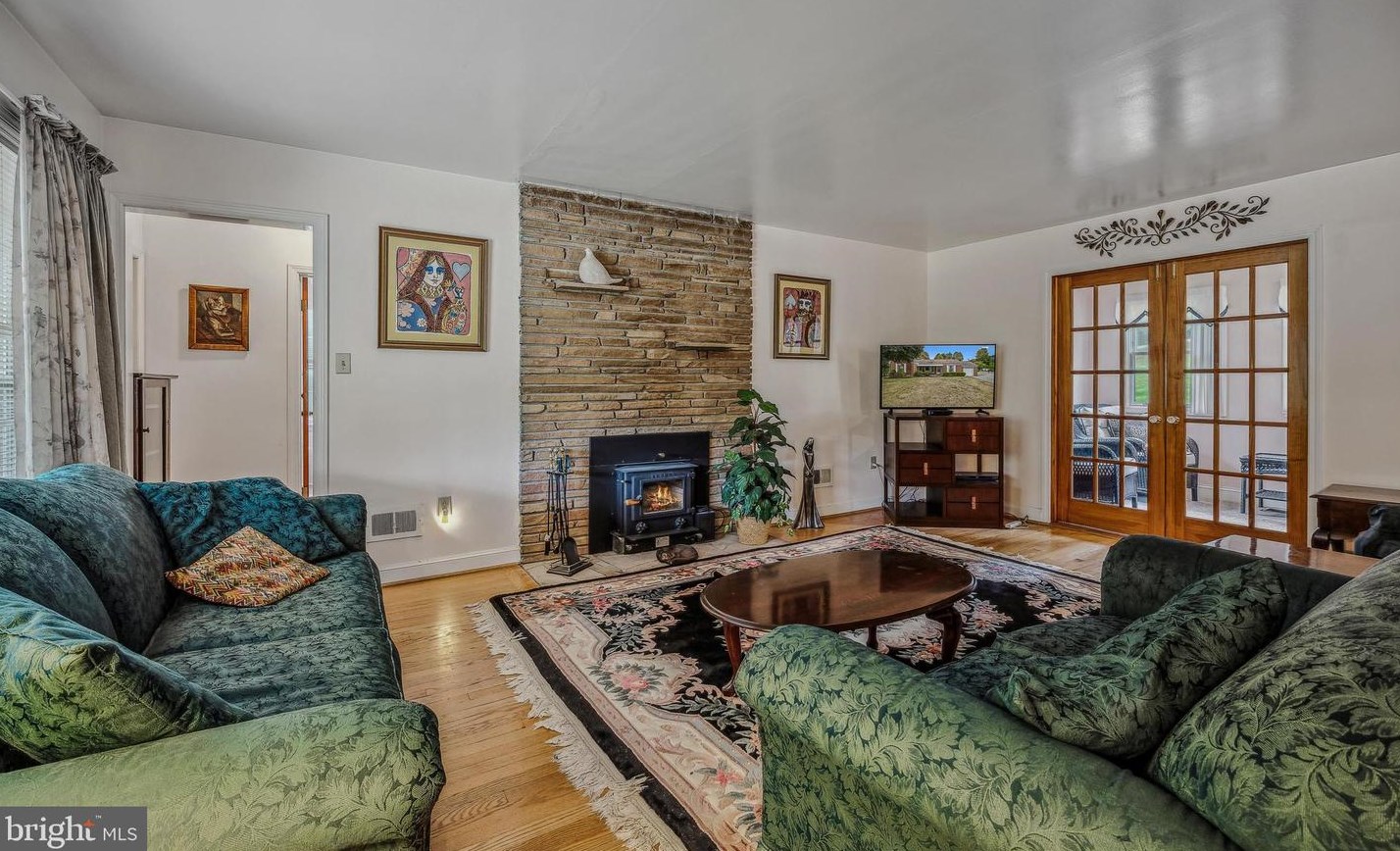 113 Merrywoods Dr, Berkeley Springs, WV 25411