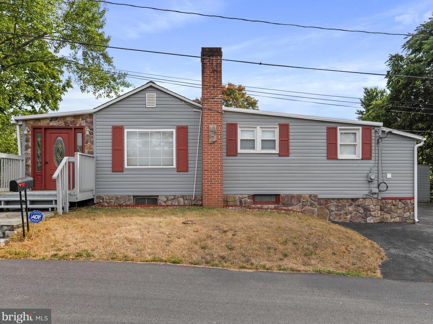 42 Roosevelt St, Berkeley Springs, WV 25411