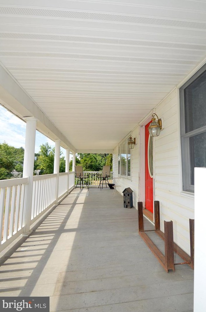 3182 Valley Rd, Berkeley Springs, WV 25411