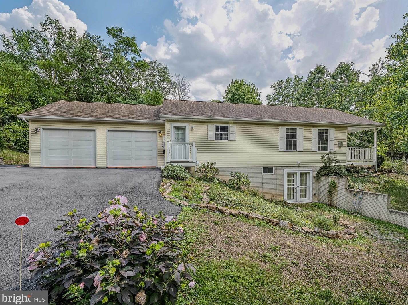 117 Ewing St, Berkeley Springs, WV 25411