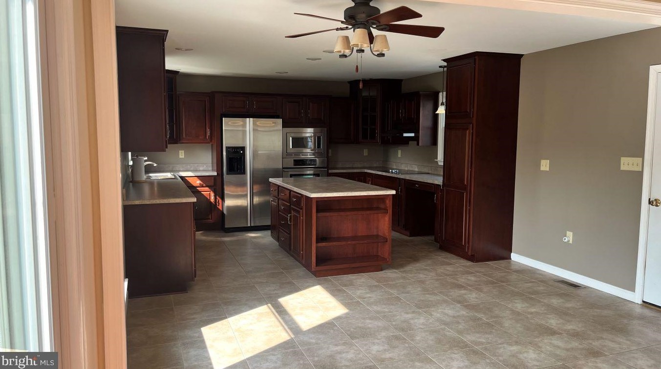 734 Johnsons Mill Rd, Berkeley Springs, WV 25411