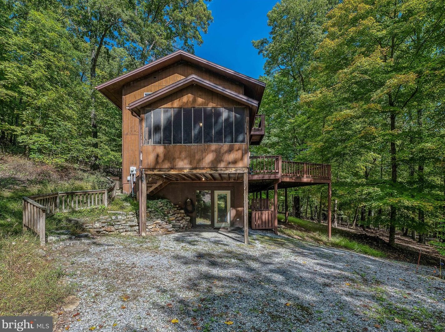 181 Bobcat Dr, Berkeley Springs, WV 25411