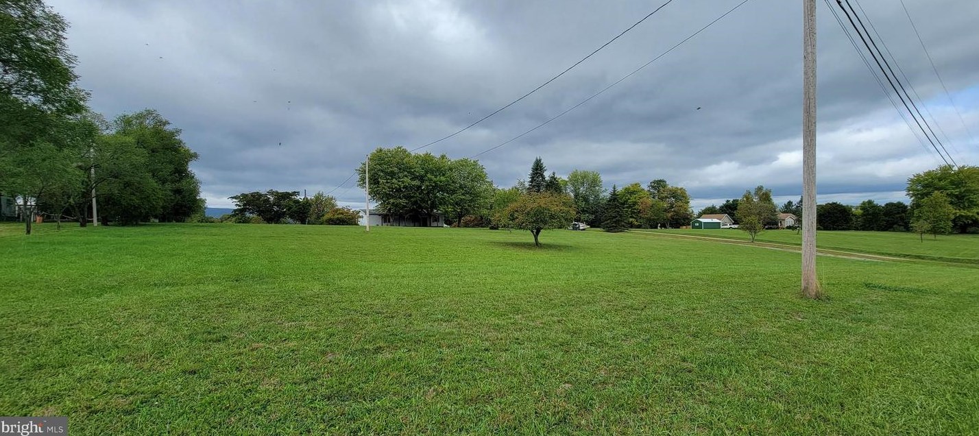 3602 Highland Ridge Rd, Berkeley Springs, WV 25411