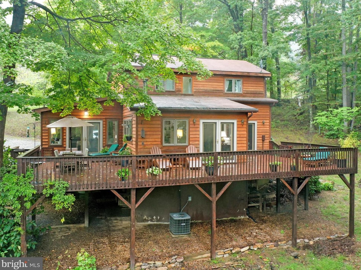 358 Salmon Ln, Berkeley Springs, WV 25411