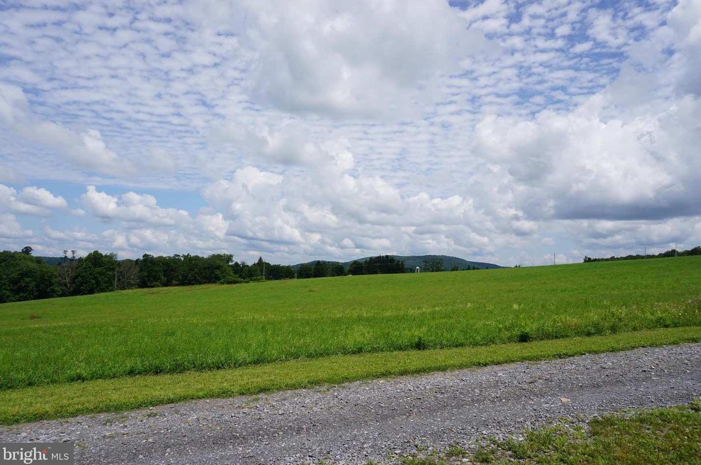 131 Greenwood Ln, Amboy, WV 26705