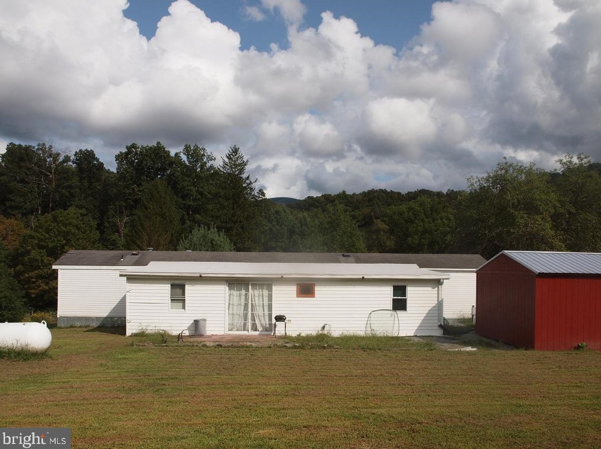 10 Hedge Apple Ln, Brandywine, WV 26802-8196