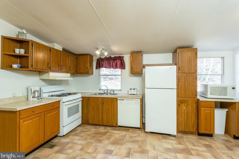 2131 Broad Run Rd, Brandywine, WV 26802